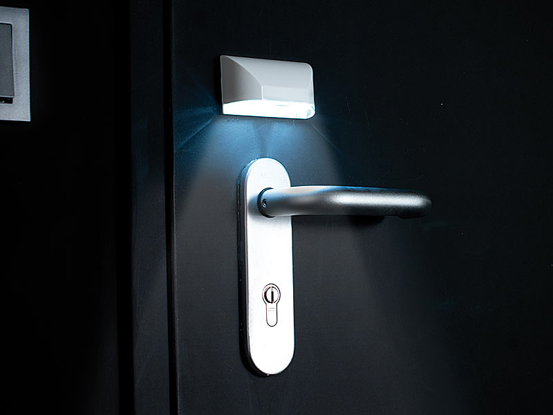 Lunartec Automatische LED-Türbeleuchtung mit PIR-Sensor im 4er-Set; LED Batterie Leuchten LED Batterie Leuchten LED Batterie Leuchten 