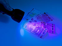 ; LED-Taschenlampen, Stirnlampen LED-Taschenlampen, Stirnlampen LED-Taschenlampen, Stirnlampen 